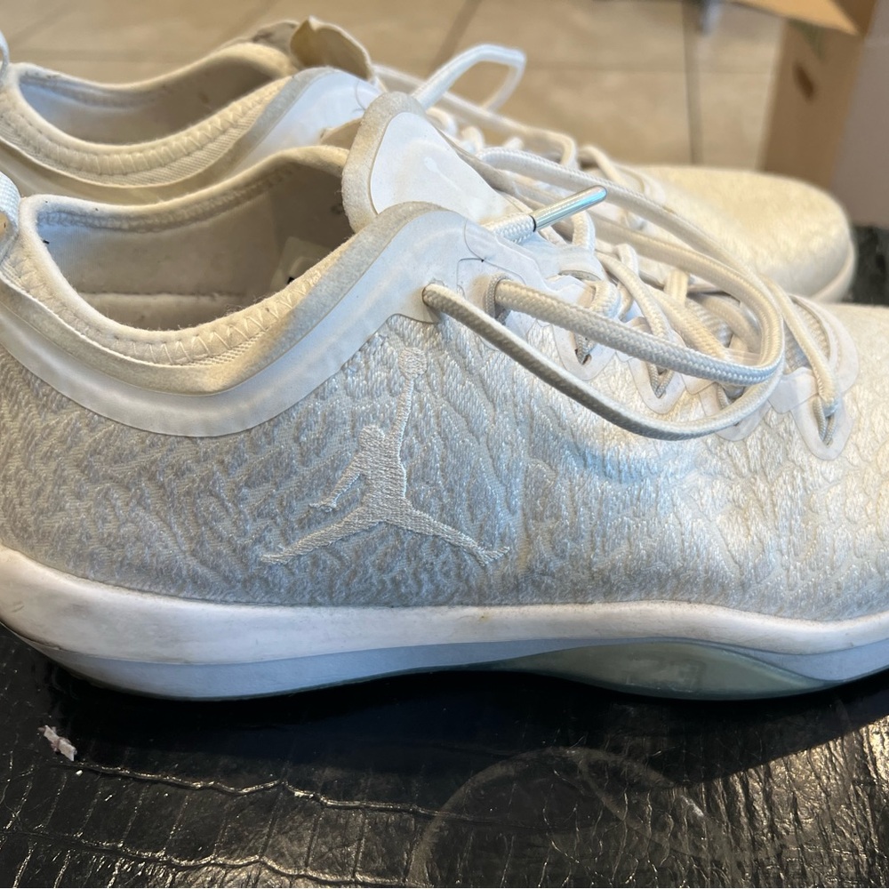Jordan white sz10